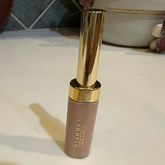 VTG DIANDRA MAKE-UP TRIO TIME RELEASE DAILY MOISTURE LOTION—2 oz CREAM CONCEALER - Picture 14 of 15